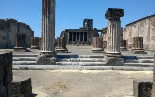 Pompeii with guide and tickets